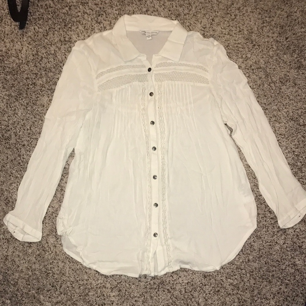 AE White blouse